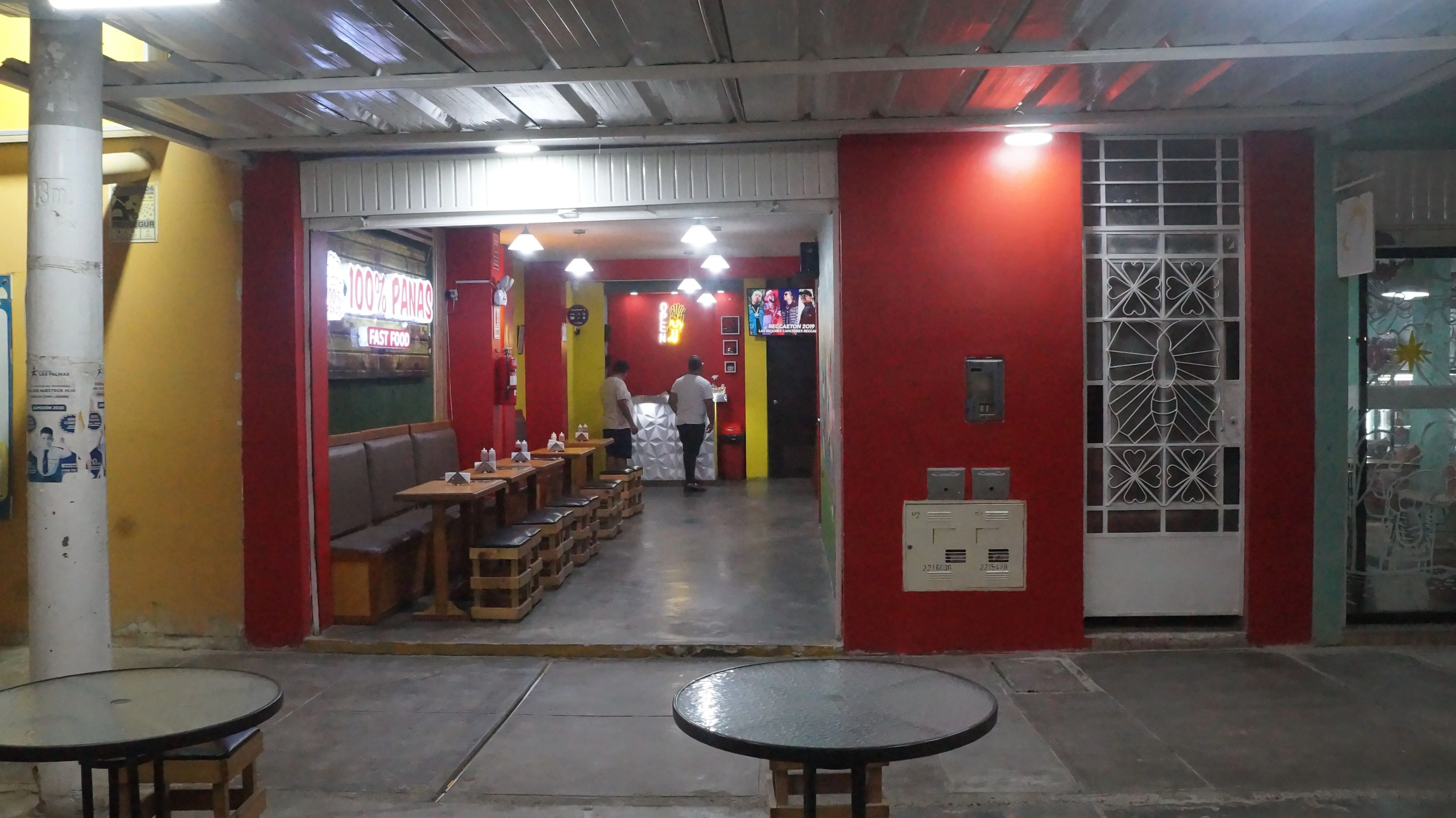 Local frontis imagen 2 100% PANAS